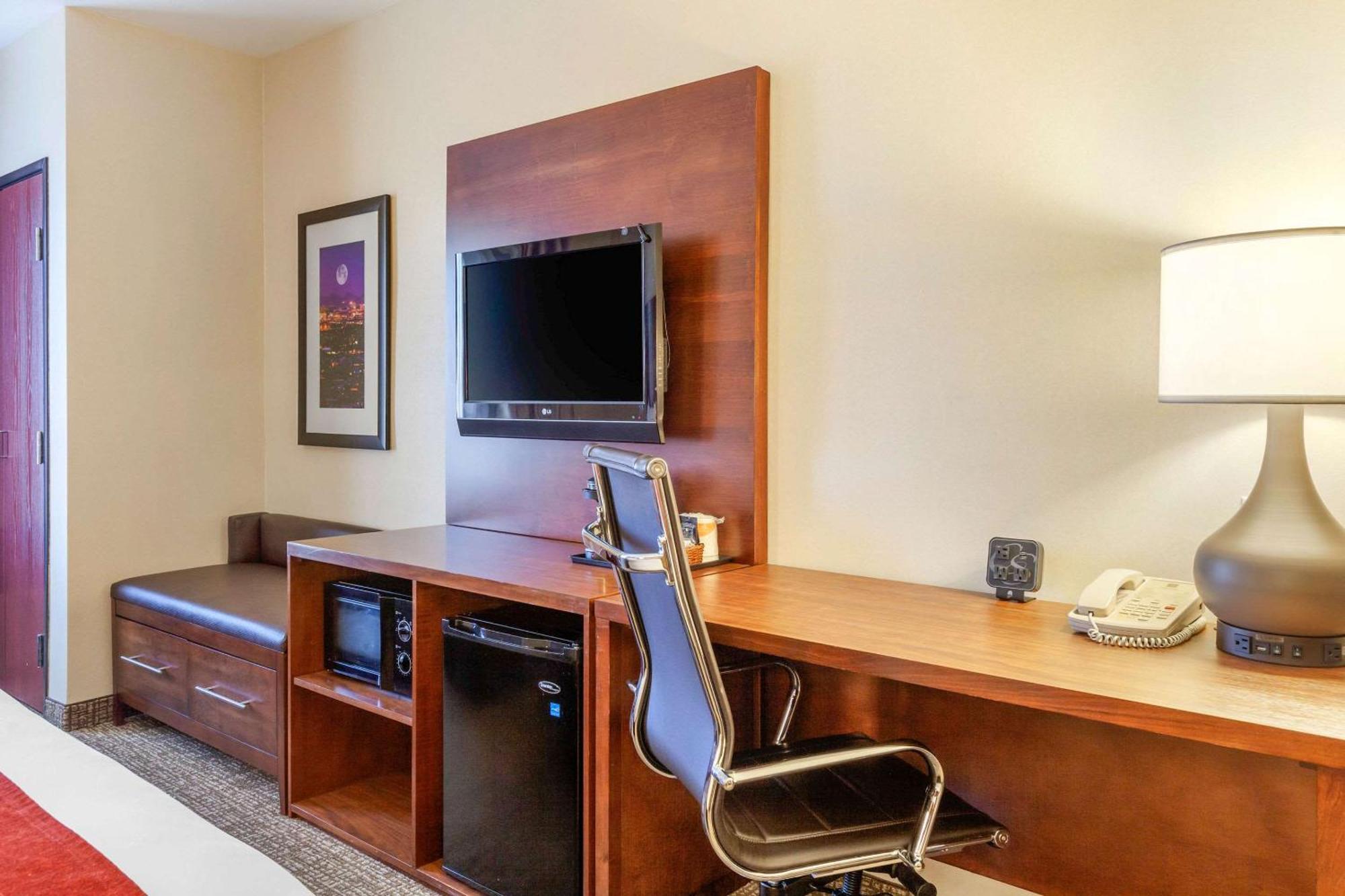 Comfort Suites Glendale - State Farm Stadium Area מראה חיצוני תמונה
