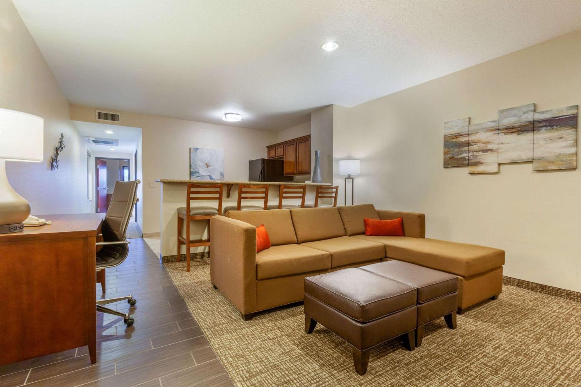 Comfort Suites Glendale - State Farm Stadium Area מראה חיצוני תמונה